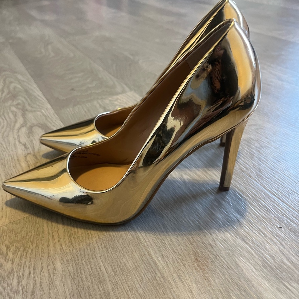 INC International Concepts Metallic Gold Pointed-Toe Stiletto Pumps - Picture 7 of 7